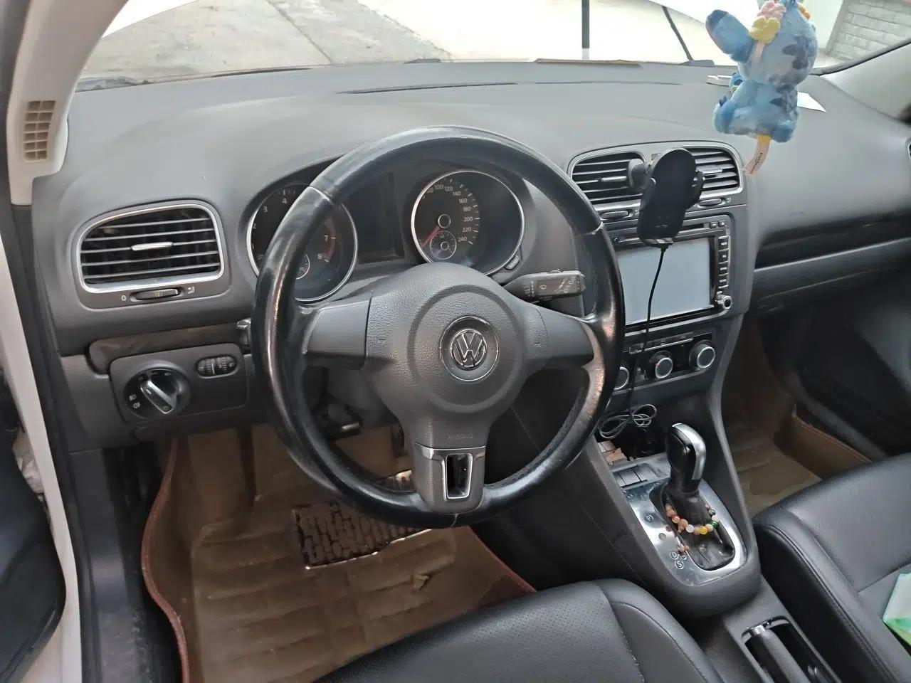 Volkswagen Golf 2014 1.6L Automatic Comfort Model — миниатюра 10
