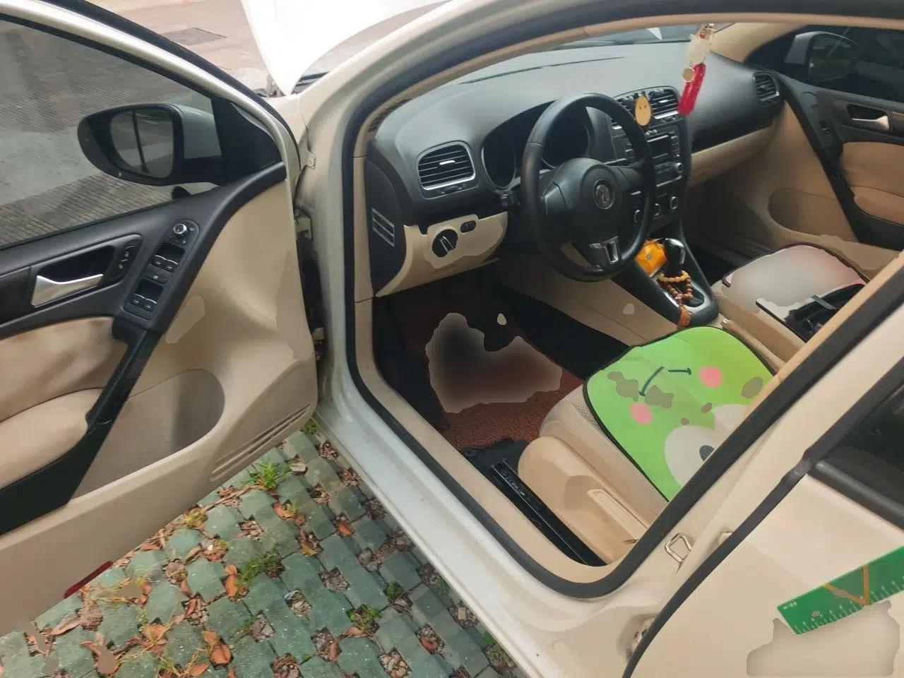 Volkswagen Golf 2012 1.6L Automatic Comfort Model — миниатюра 16