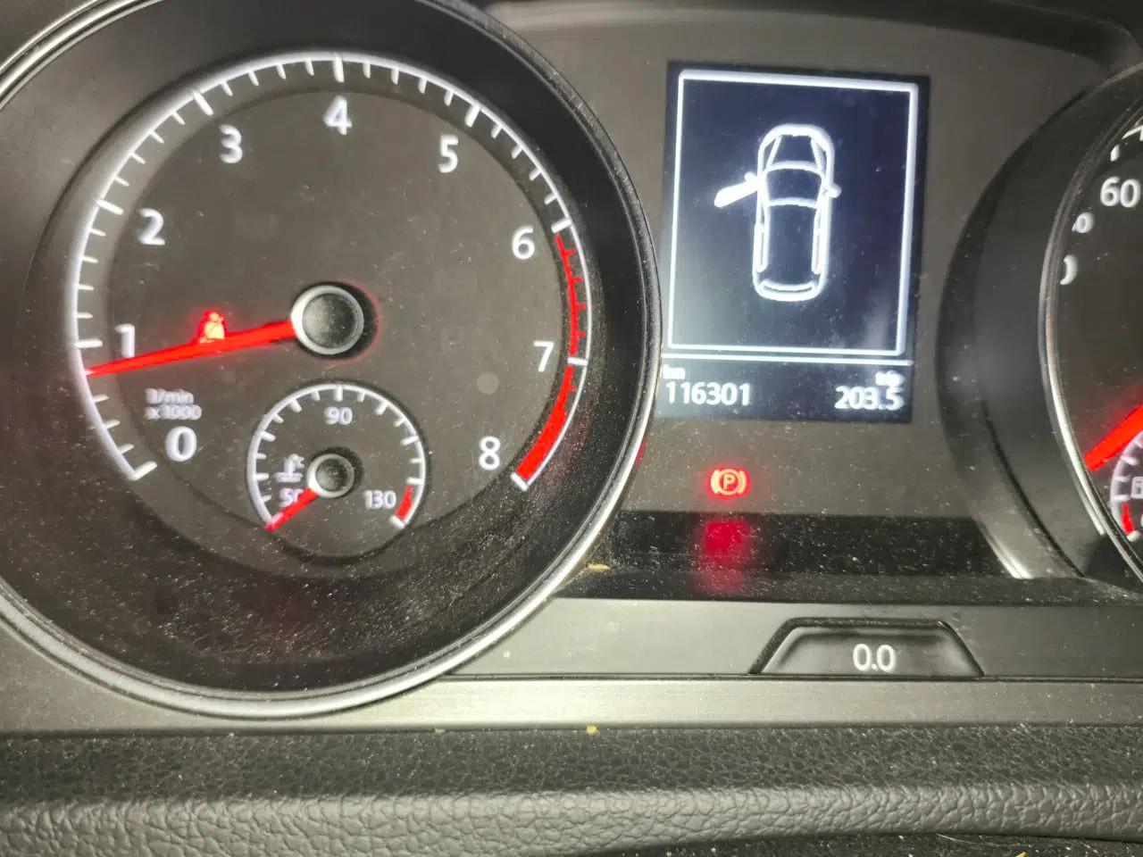 Volkswagen Golf 2016 1.6L Automatic Comfort Model — миниатюра 12