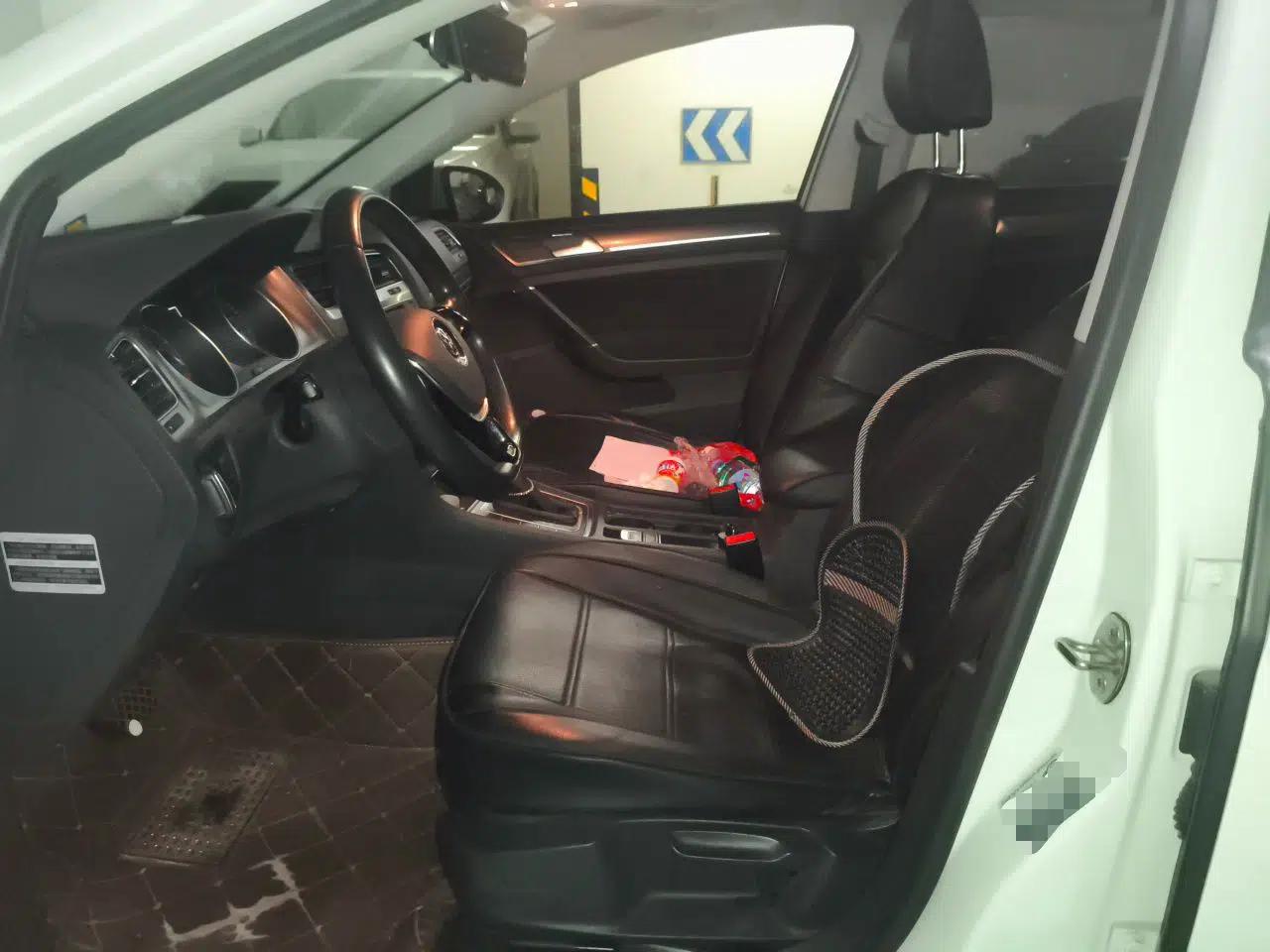 Volkswagen Golf 2016 1.6L Automatic Comfort Model — миниатюра 15