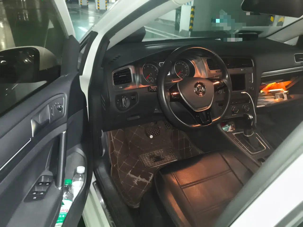Volkswagen Golf 2016 1.6L Automatic Comfort Model — миниатюра 16