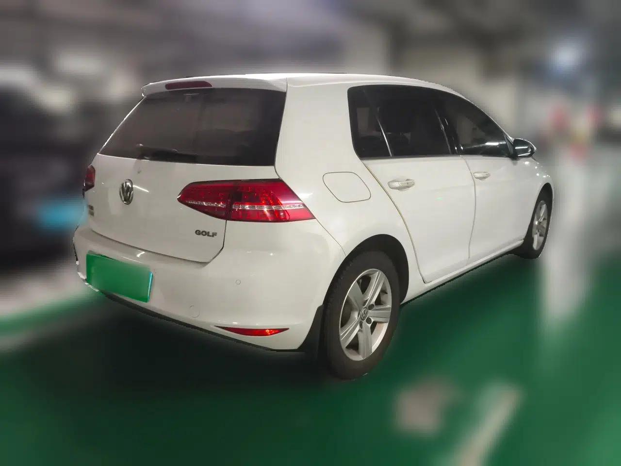 Volkswagen Golf 2016 1.6L Automatic Comfort Model — миниатюра 6