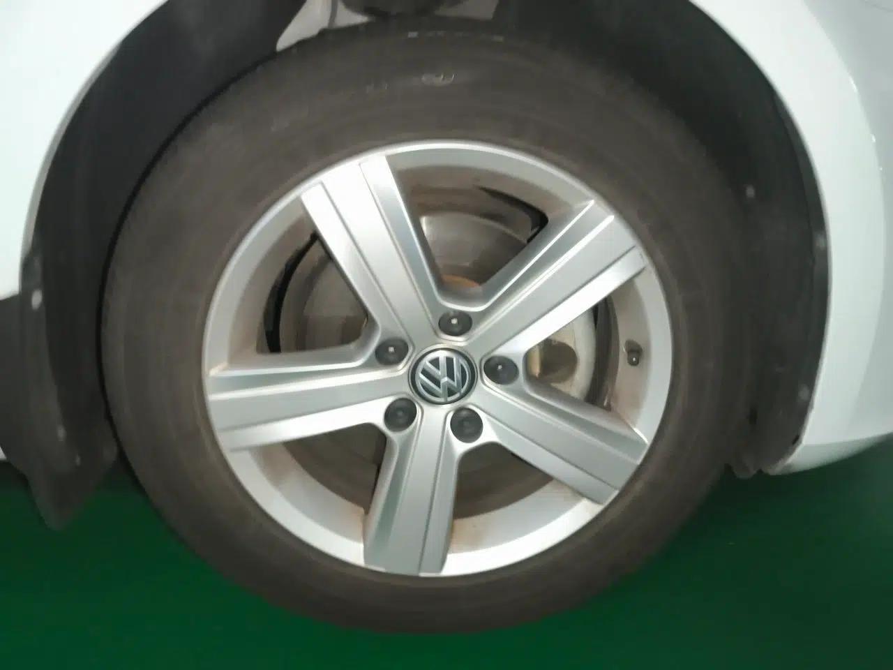 Volkswagen Golf 2016 1.6L Automatic Comfort Model — миниатюра 8