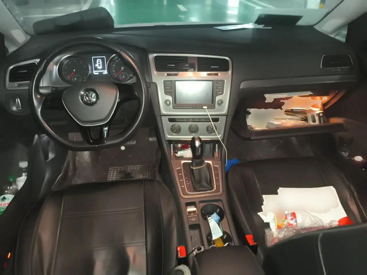 Volkswagen Golf 2016 1.6L Automatic Comfort Model — миниатюра 9