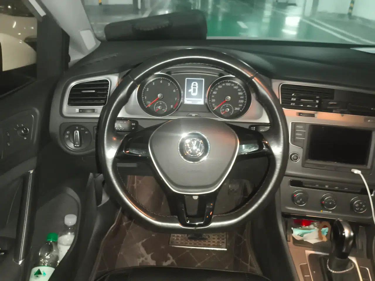 Volkswagen Golf 2016 1.6L Automatic Comfort Model — миниатюра 10
