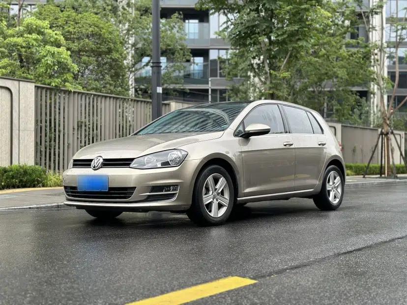 Volkswagen Golf 2016 1.6L Automatic Comfort Model — миниатюра 1
