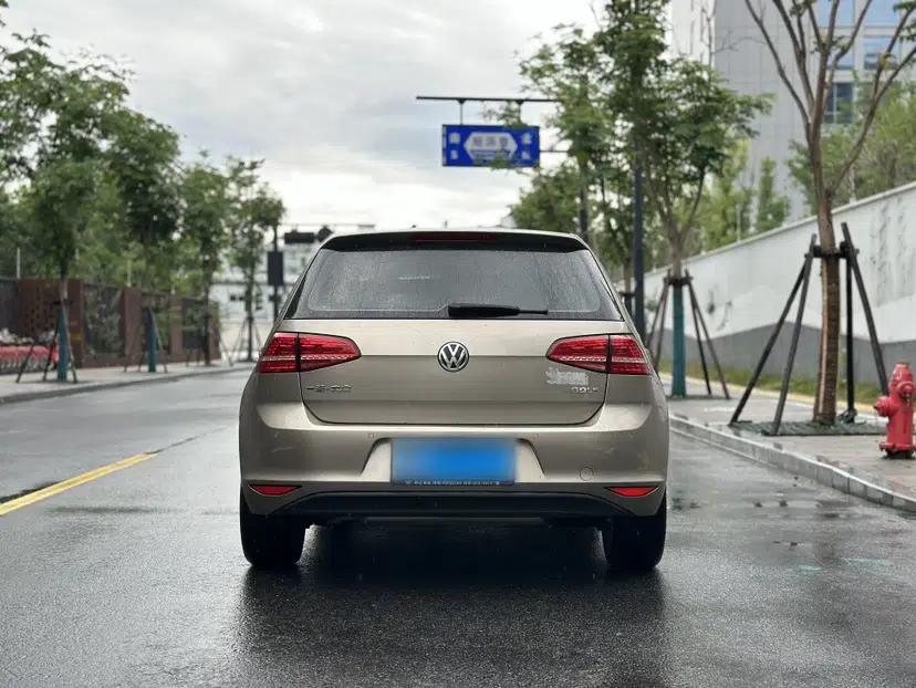 Volkswagen Golf 2016 1.6L Automatic Comfort Model — миниатюра 12