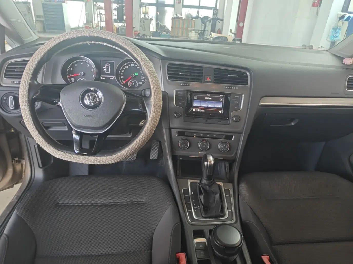 Volkswagen Golf 2016 1.6L Automatic Comfort Model — миниатюра 18