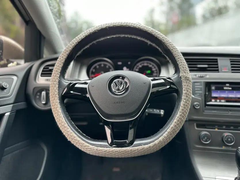 Volkswagen Golf 2016 1.6L Automatic Comfort Model — миниатюра 19