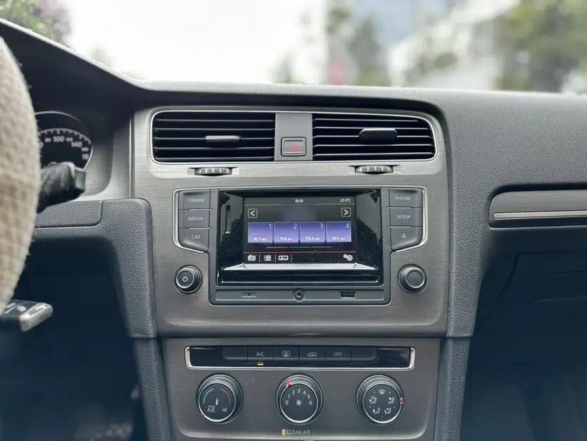 Volkswagen Golf 2016 1.6L Automatic Comfort Model — миниатюра 21