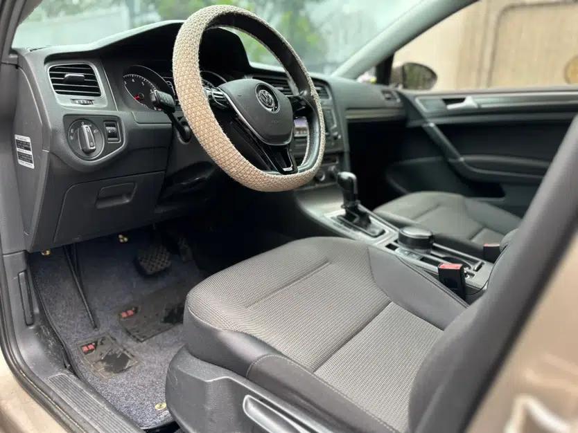 Volkswagen Golf 2016 1.6L Automatic Comfort Model — миниатюра 23