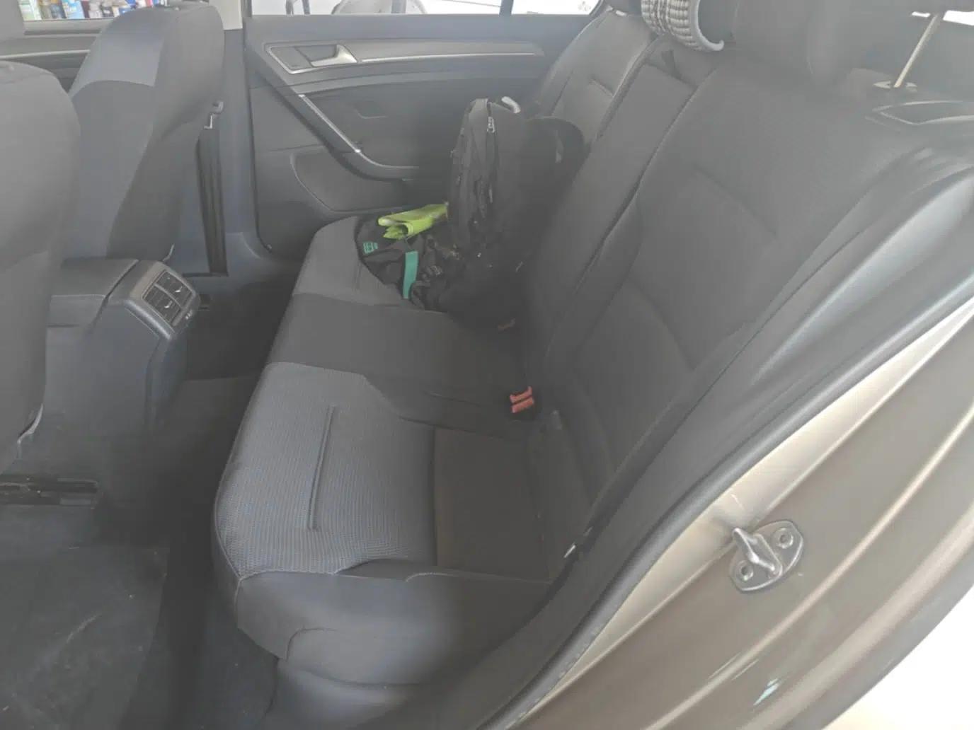 Volkswagen Golf 2016 1.6L Automatic Comfort Model — миниатюра 26