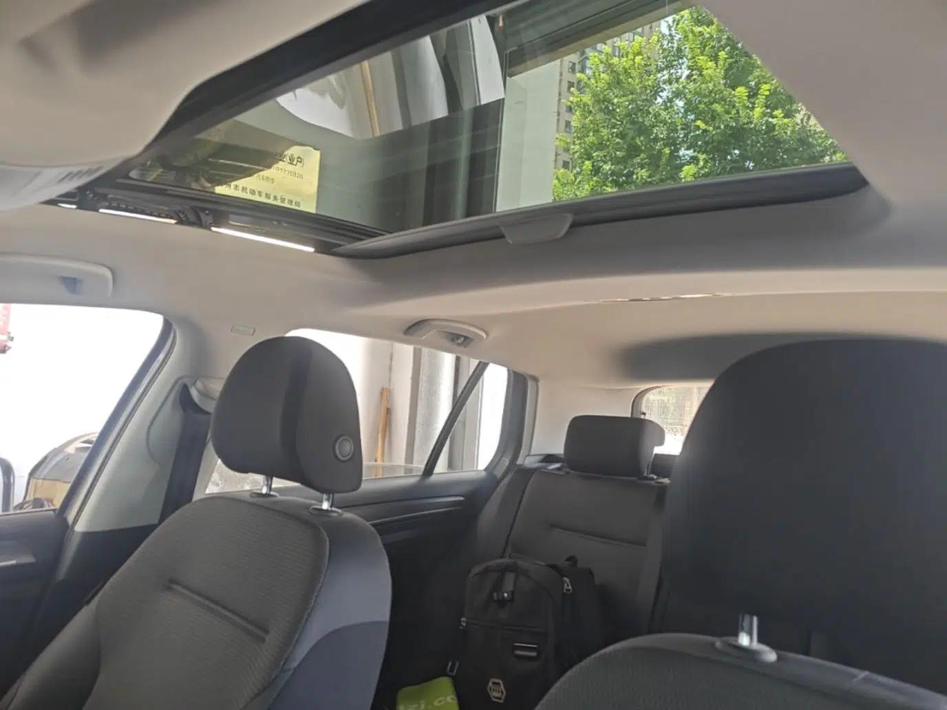 Volkswagen Golf 2016 1.6L Automatic Comfort Model — миниатюра 27