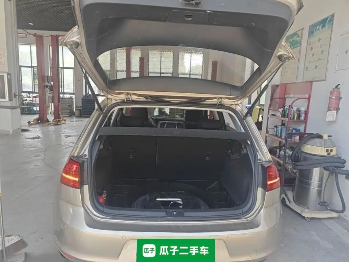 Volkswagen Golf 2016 1.6L Automatic Comfort Model — миниатюра 28