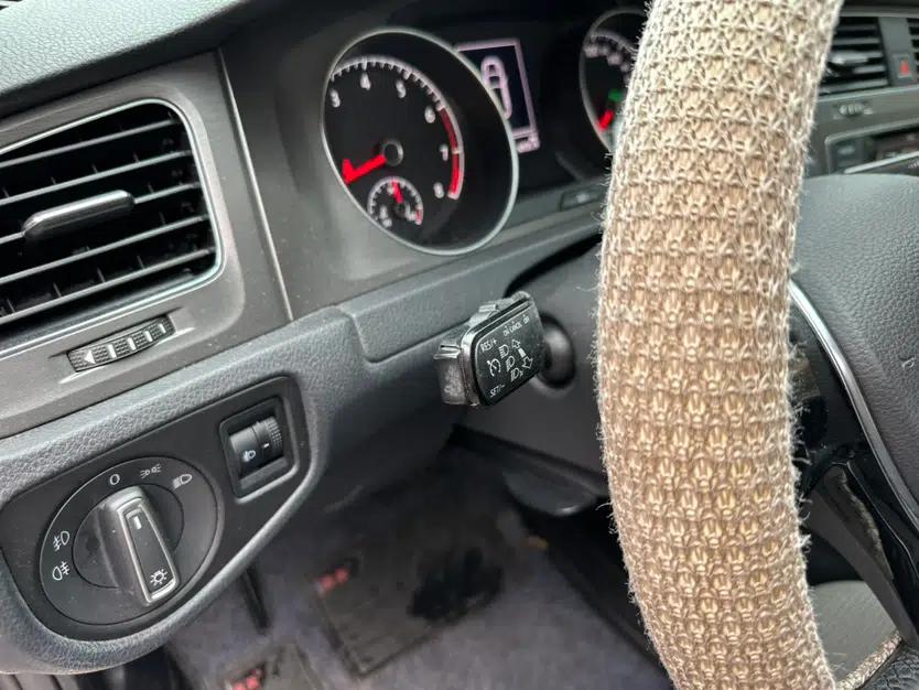Volkswagen Golf 2016 1.6L Automatic Comfort Model — миниатюра 33