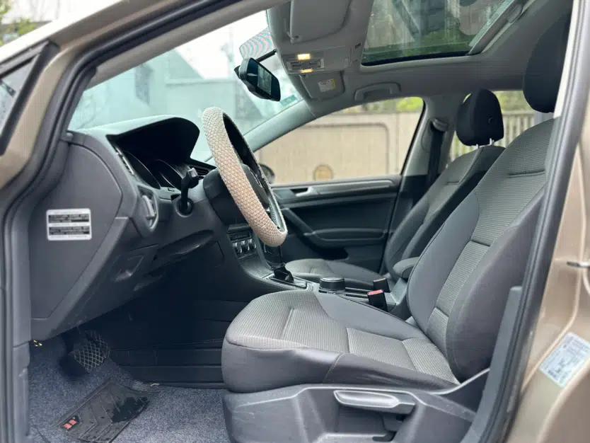 Volkswagen Golf 2016 1.6L Automatic Comfort Model — миниатюра 34