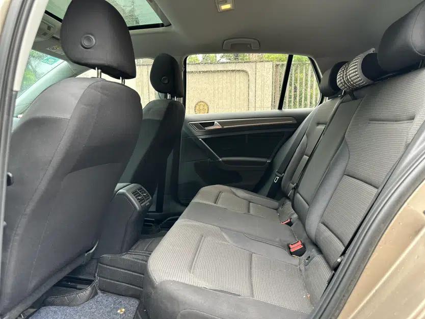 Volkswagen Golf 2016 1.6L Automatic Comfort Model — миниатюра 36