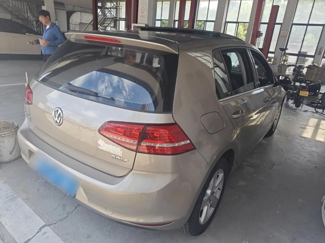 Volkswagen Golf 2016 1.6L Automatic Comfort Model — миниатюра 6