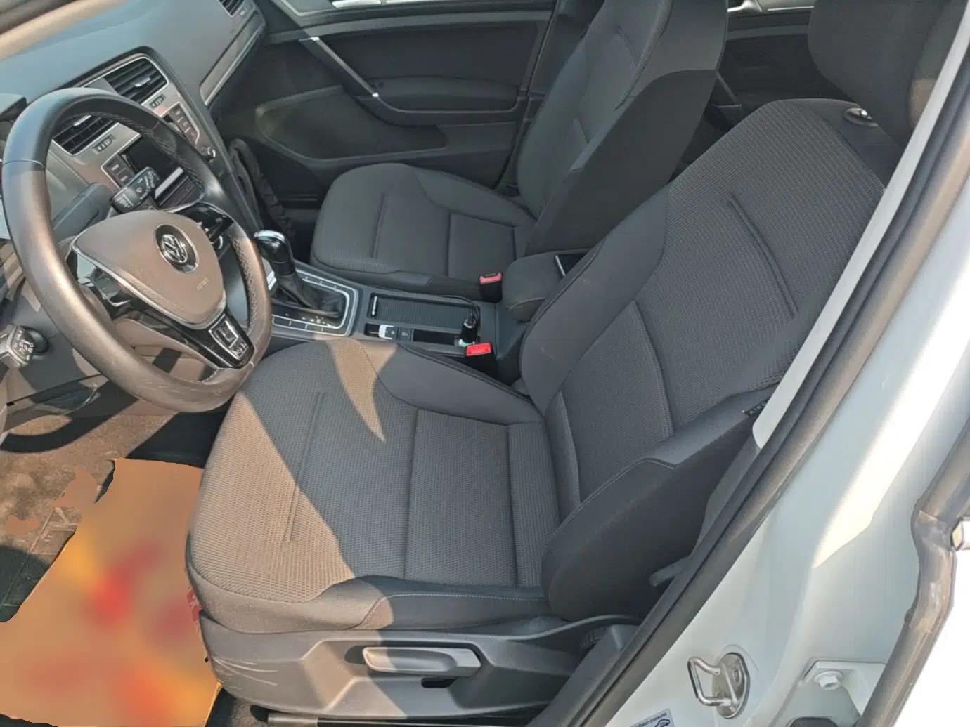 Volkswagen Golf 2016 230TSI Automatic Comfort Version — миниатюра 17