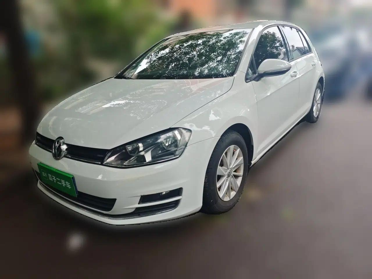Volkswagen Golf 2014 1.6L Manual Fashion Edition — миниатюра 1