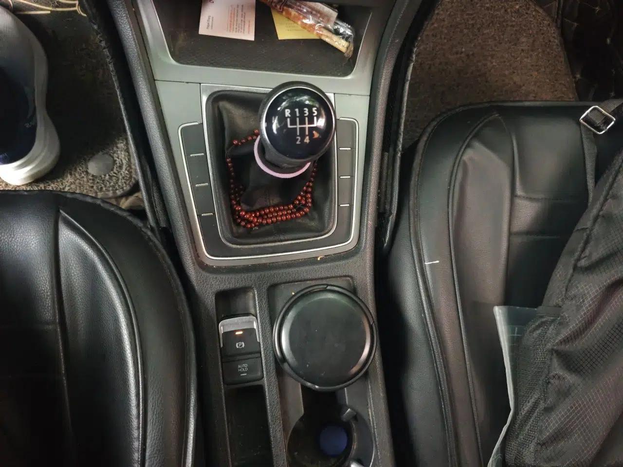 Volkswagen Golf 2014 1.6L Manual Fashion Edition — миниатюра 11