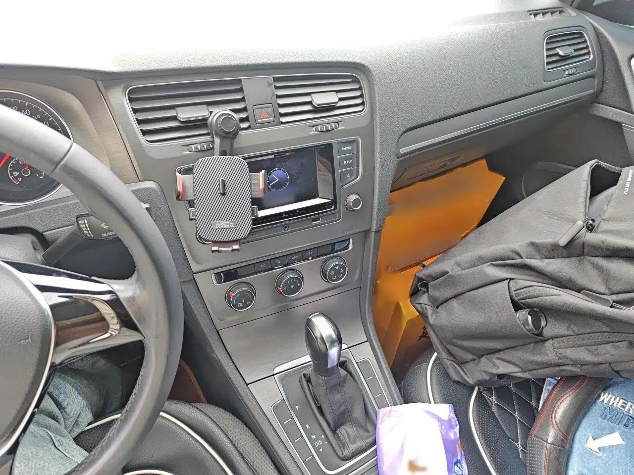 Volkswagen Golf 2016 1.6L Automatic Comfort Model — миниатюра 12