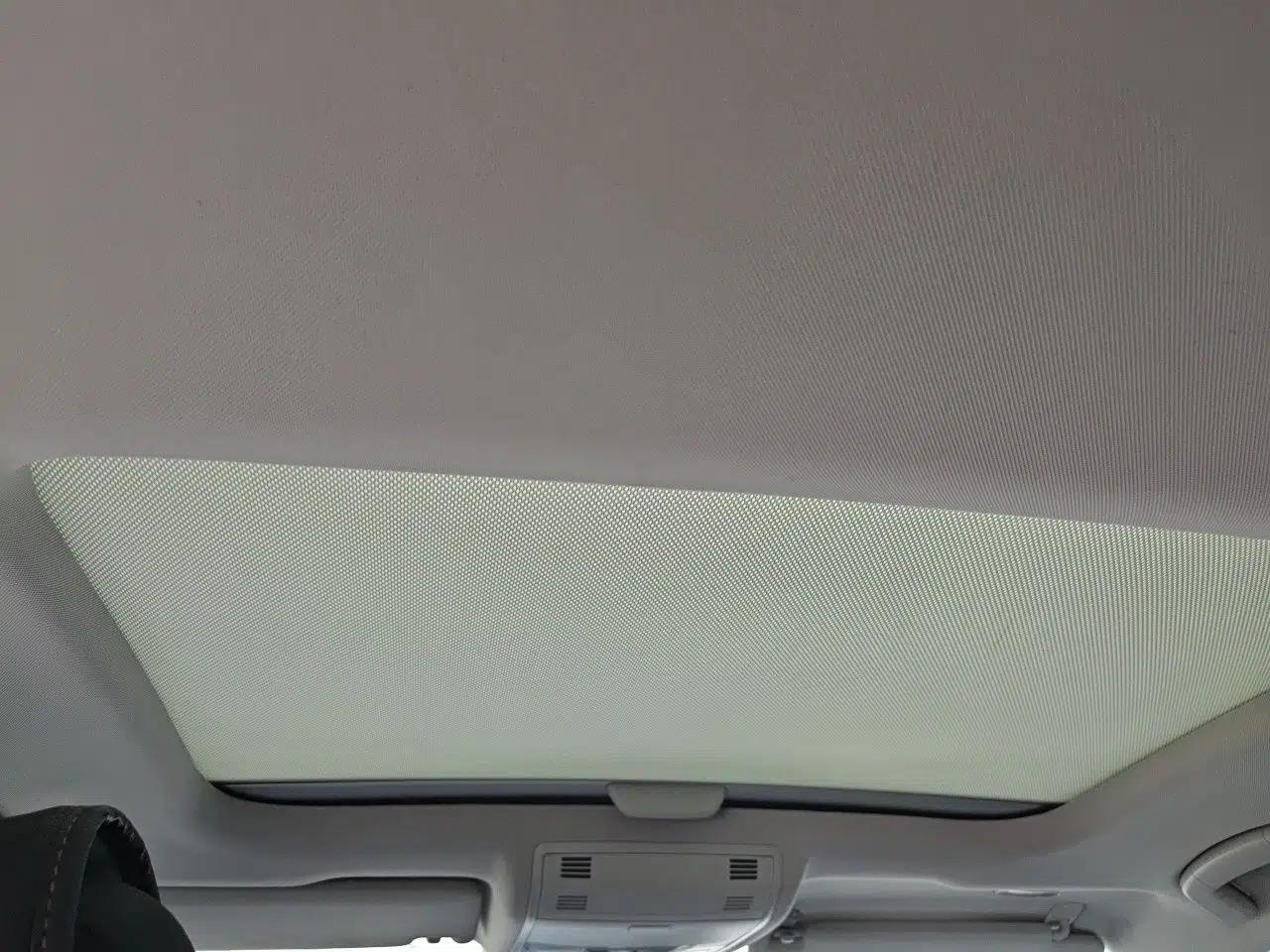 Volkswagen Golf 2016 1.6L Automatic Comfort Model — миниатюра 15