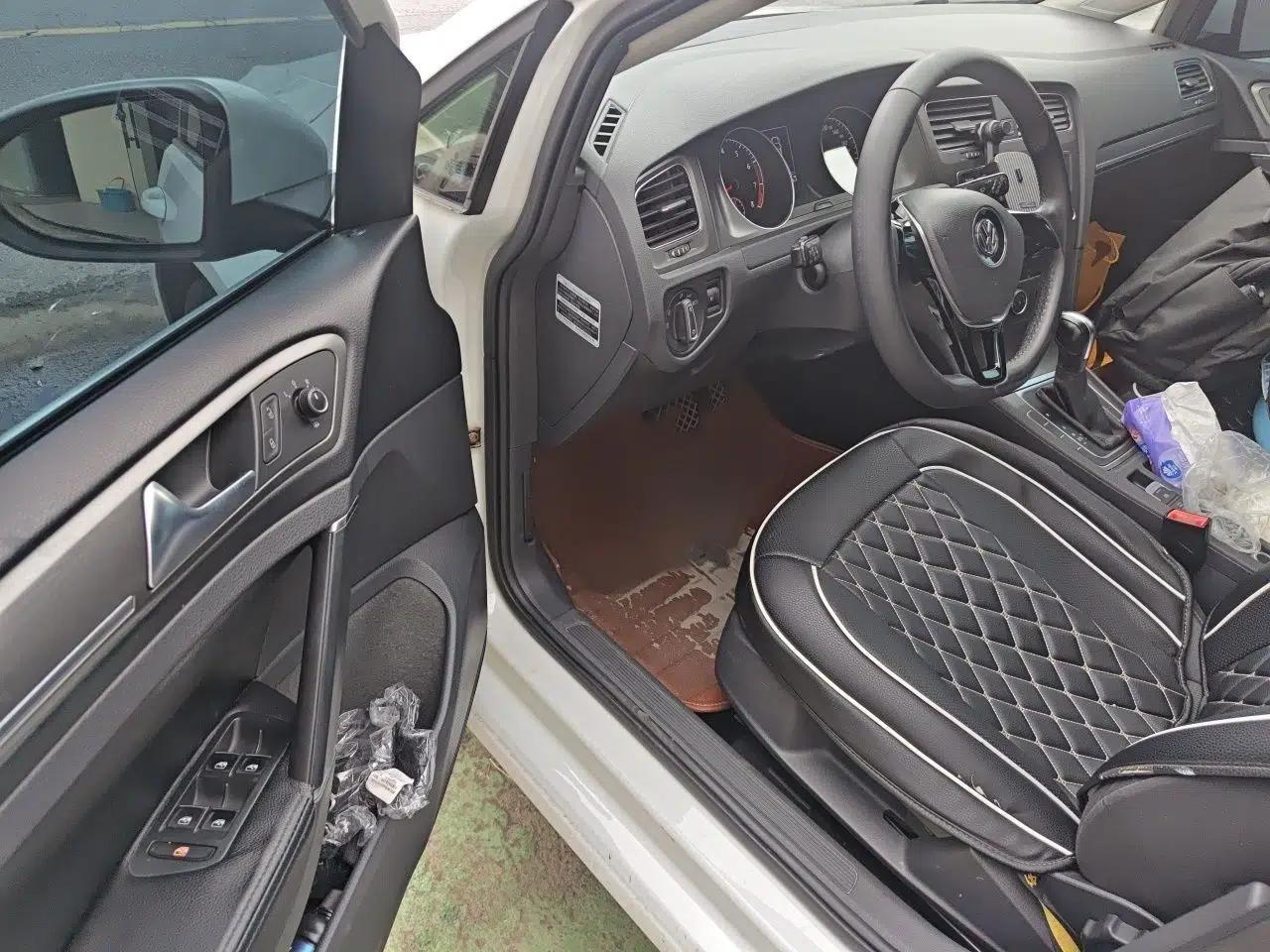 Volkswagen Golf 2016 1.6L Automatic Comfort Model — миниатюра 19