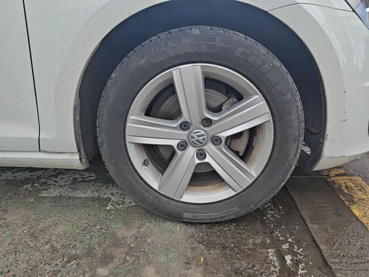Volkswagen Golf 2016 1.6L Automatic Comfort Model — миниатюра 8