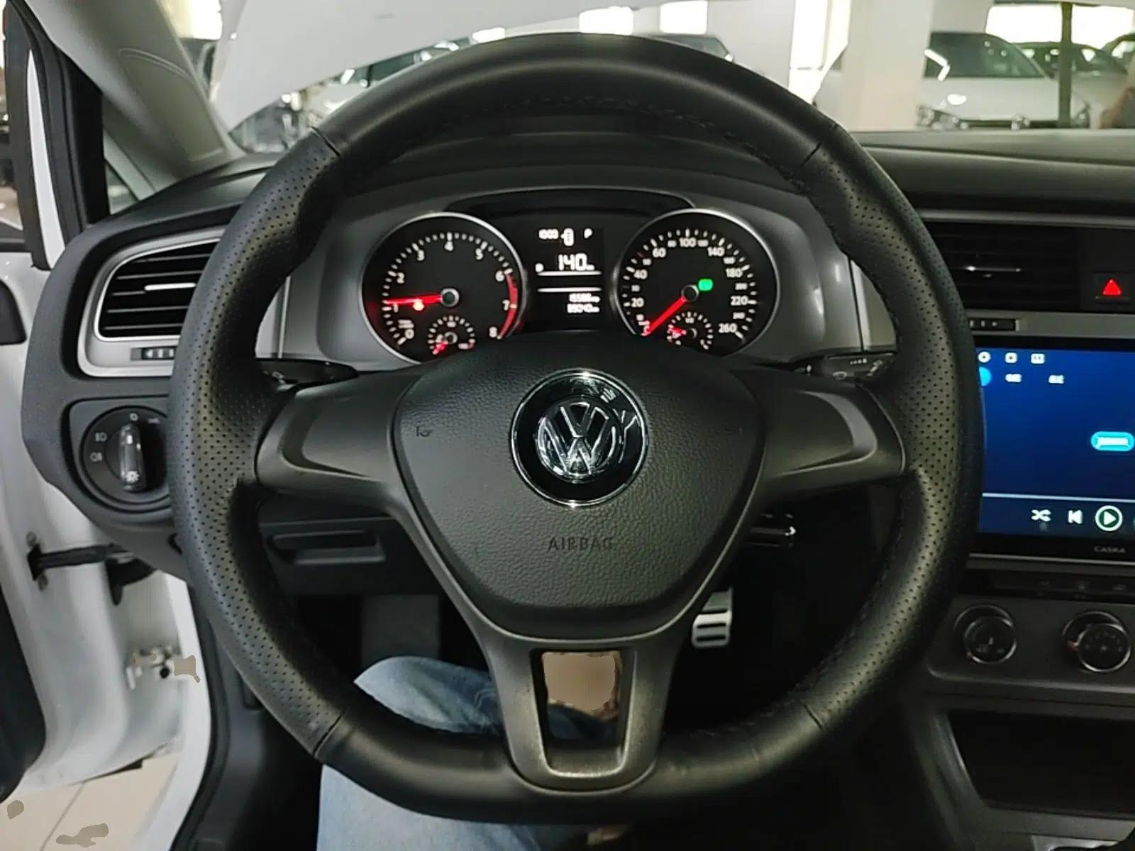 Volkswagen Golf 2014 1.6L Automatic Fashion Model — миниатюра 13
