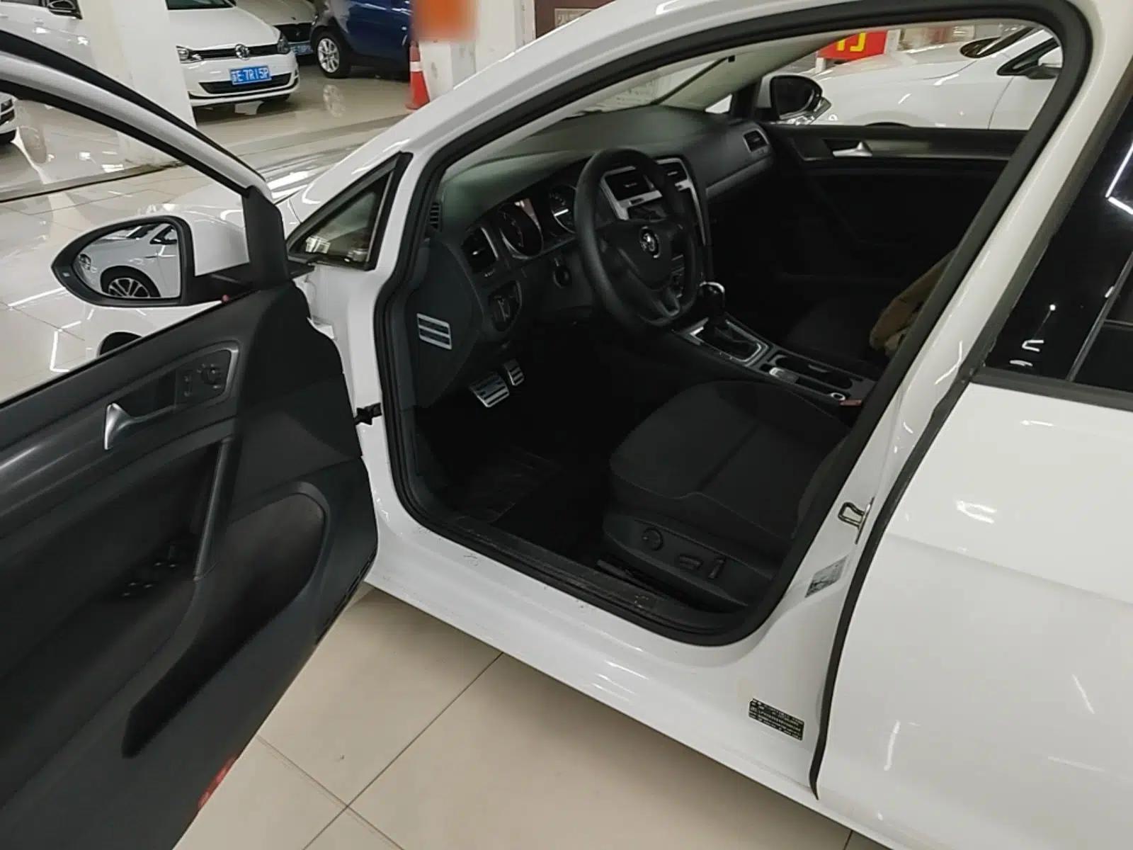Volkswagen Golf 2014 1.6L Automatic Fashion Model — миниатюра 18
