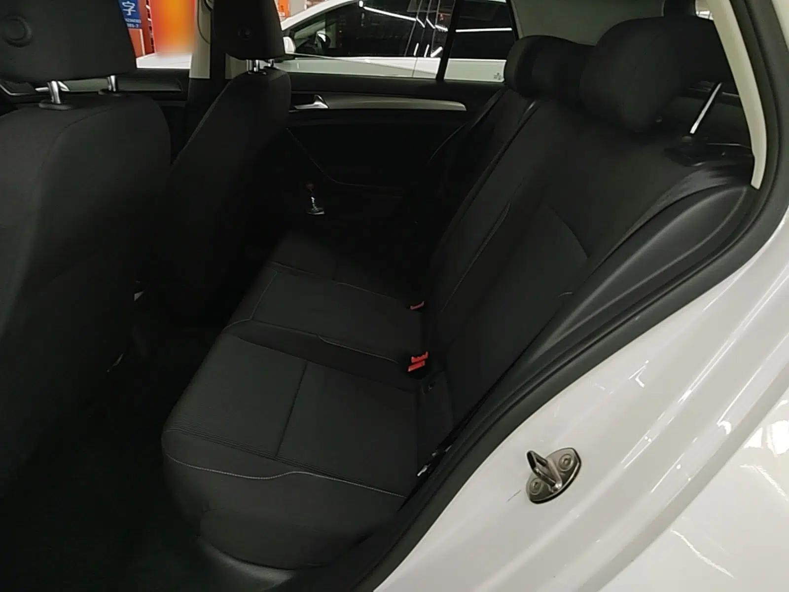 Volkswagen Golf 2014 1.6L Automatic Fashion Model — миниатюра 20