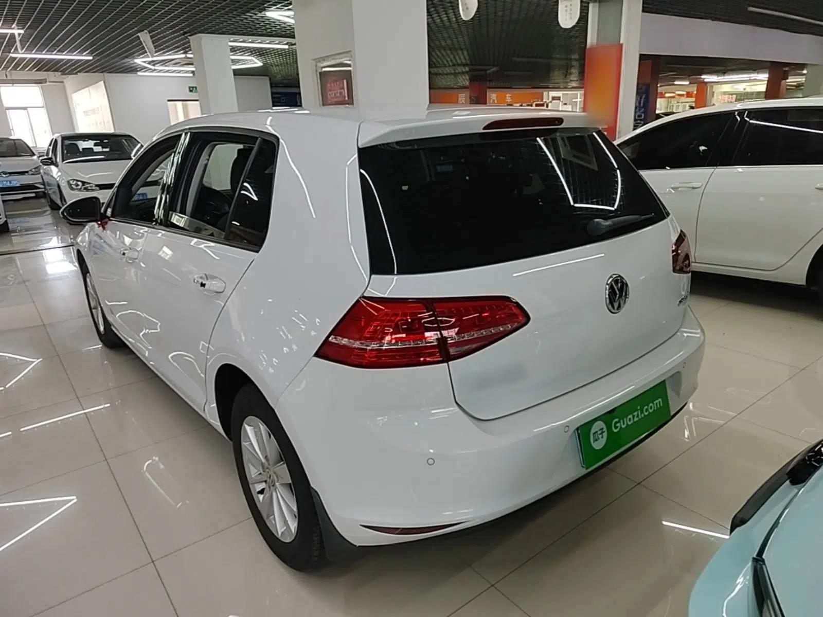 Volkswagen Golf 2014 1.6L Automatic Fashion Model — миниатюра 4
