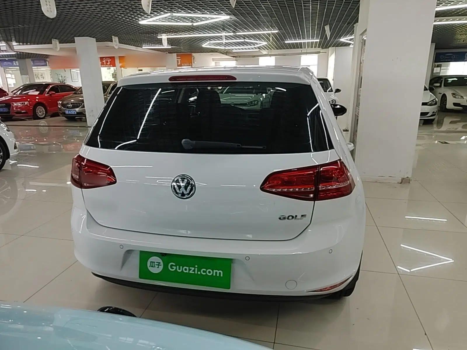 Volkswagen Golf 2014 1.6L Automatic Fashion Model — миниатюра 5