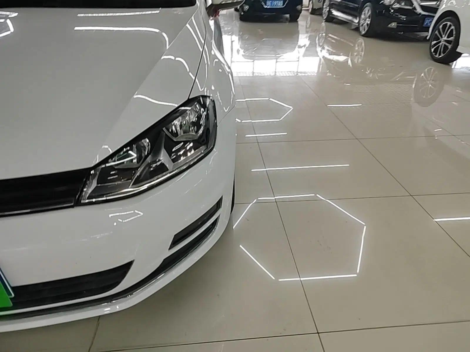 Volkswagen Golf 2014 1.6L Automatic Fashion Model — миниатюра 8