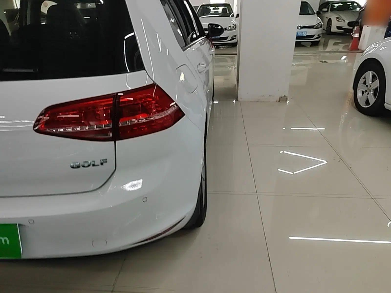 Volkswagen Golf 2014 1.6L Automatic Fashion Model — миниатюра 9