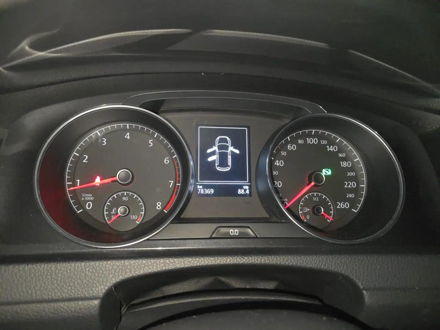 Volkswagen Golf 2018 1.6L Automatic Comfort Model — миниатюра 11