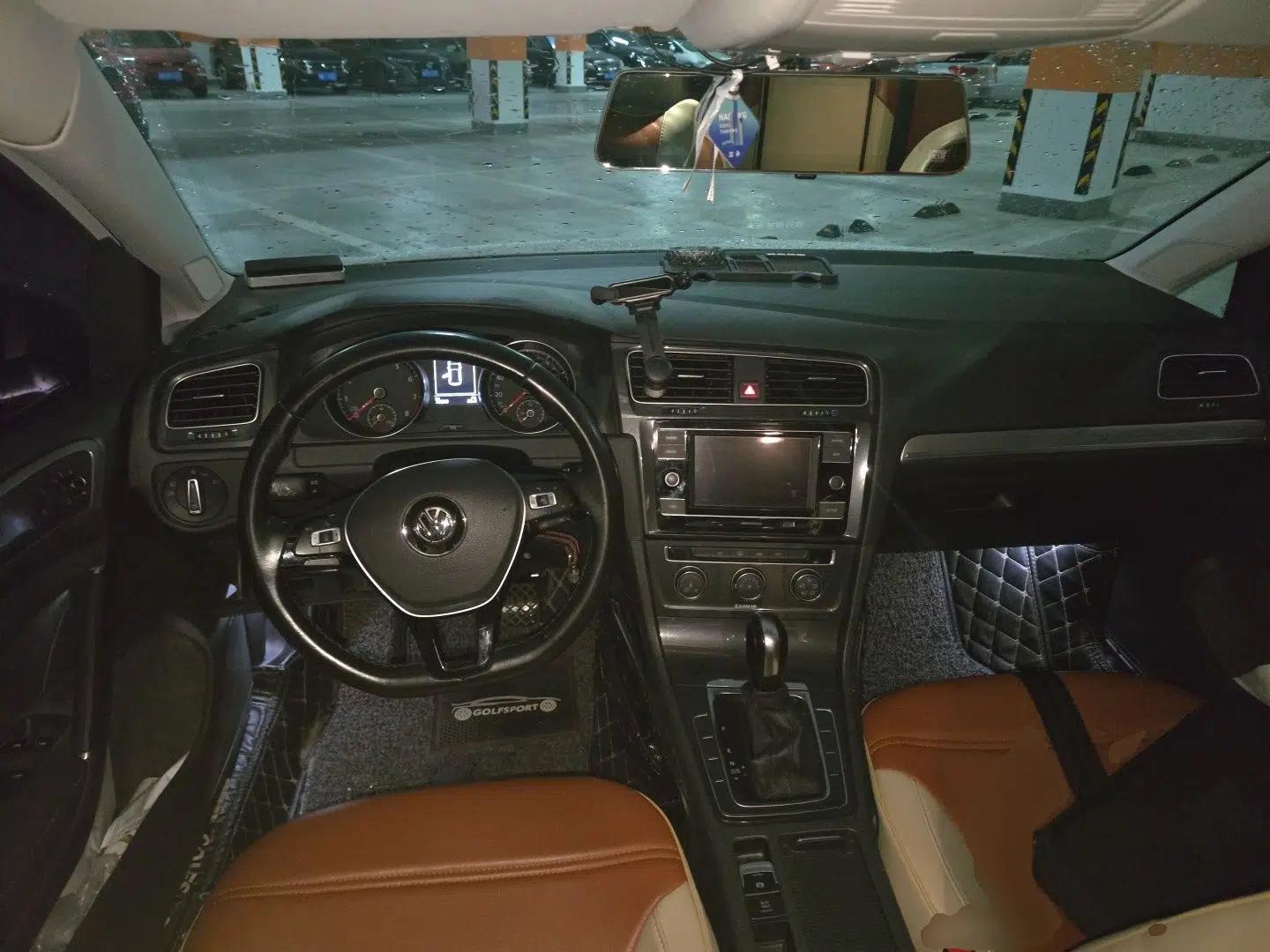Volkswagen Golf 2018 1.6L Automatic Comfort Model — миниатюра 9