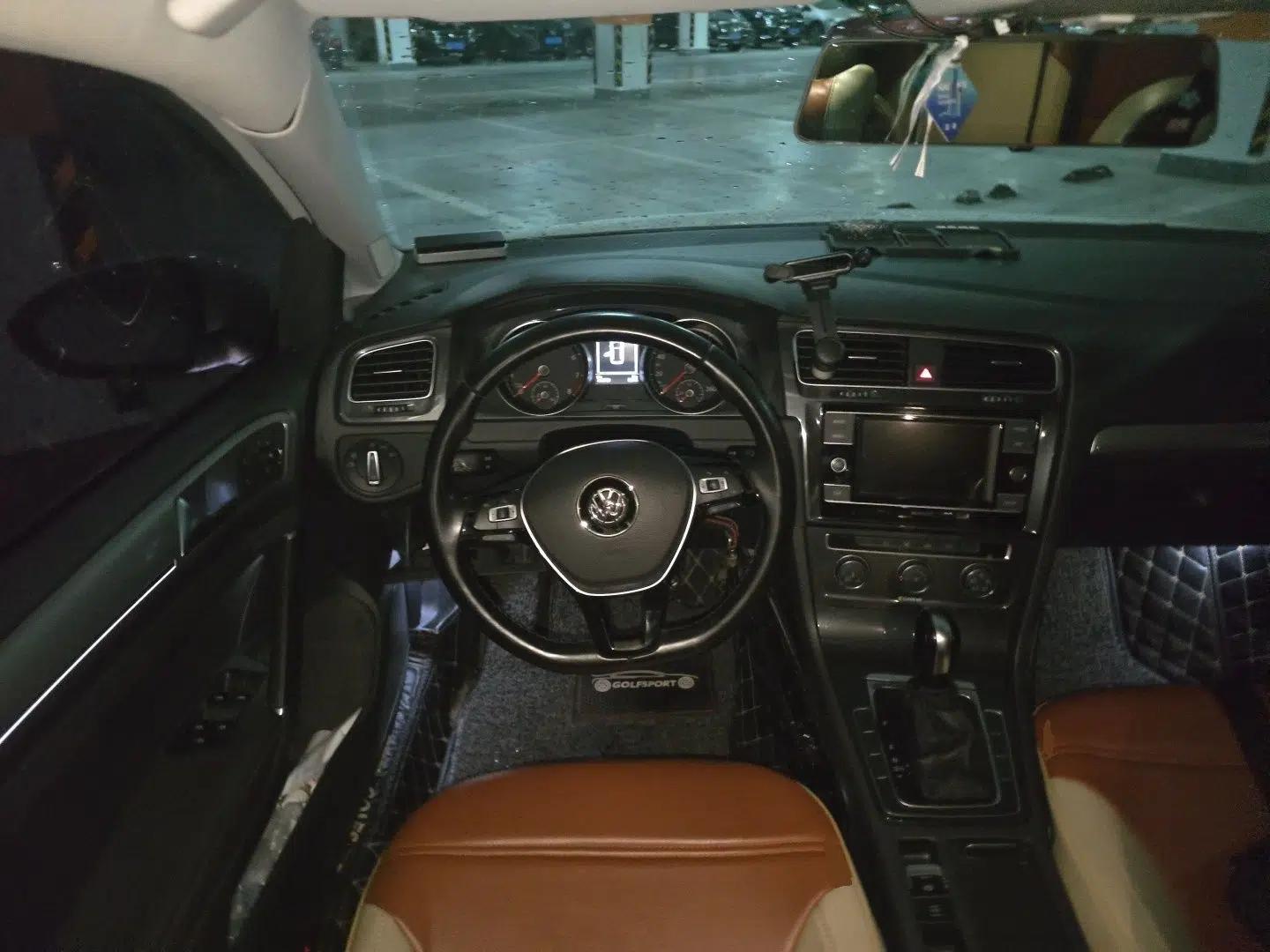 Volkswagen Golf 2018 1.6L Automatic Comfort Model — миниатюра 10
