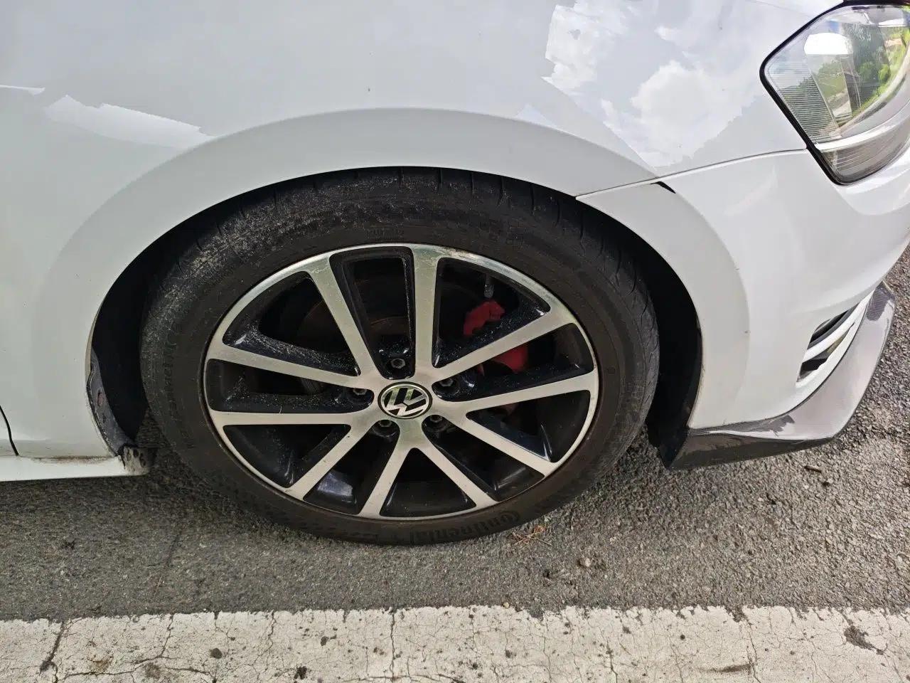 Volkswagen Golf 2015 1.4TSI Automatic Flagship Model — миниатюра 8