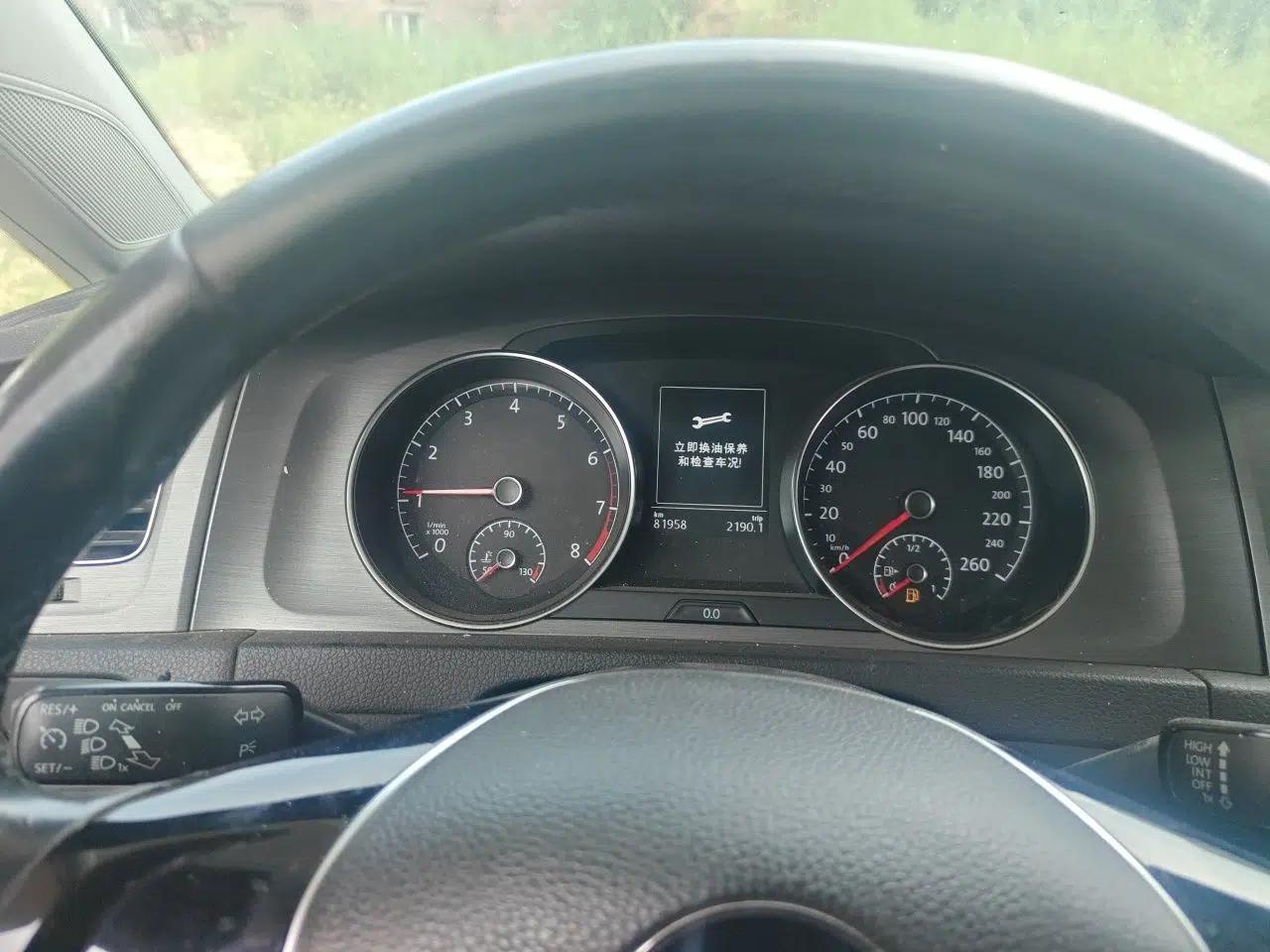 Volkswagen Golf 2016 1.6L Automatic Comfort Model — миниатюра 11