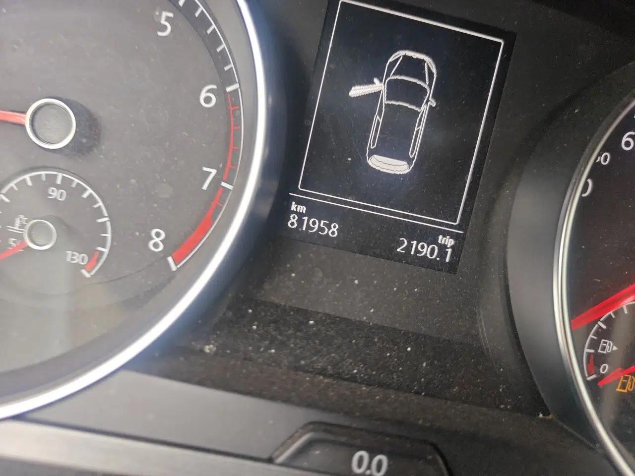 Volkswagen Golf 2016 1.6L Automatic Comfort Model — миниатюра 12