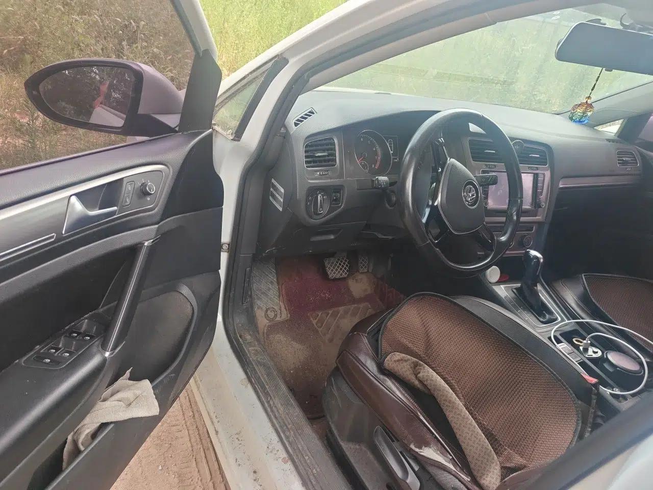 Volkswagen Golf 2016 1.6L Automatic Comfort Model — миниатюра 16