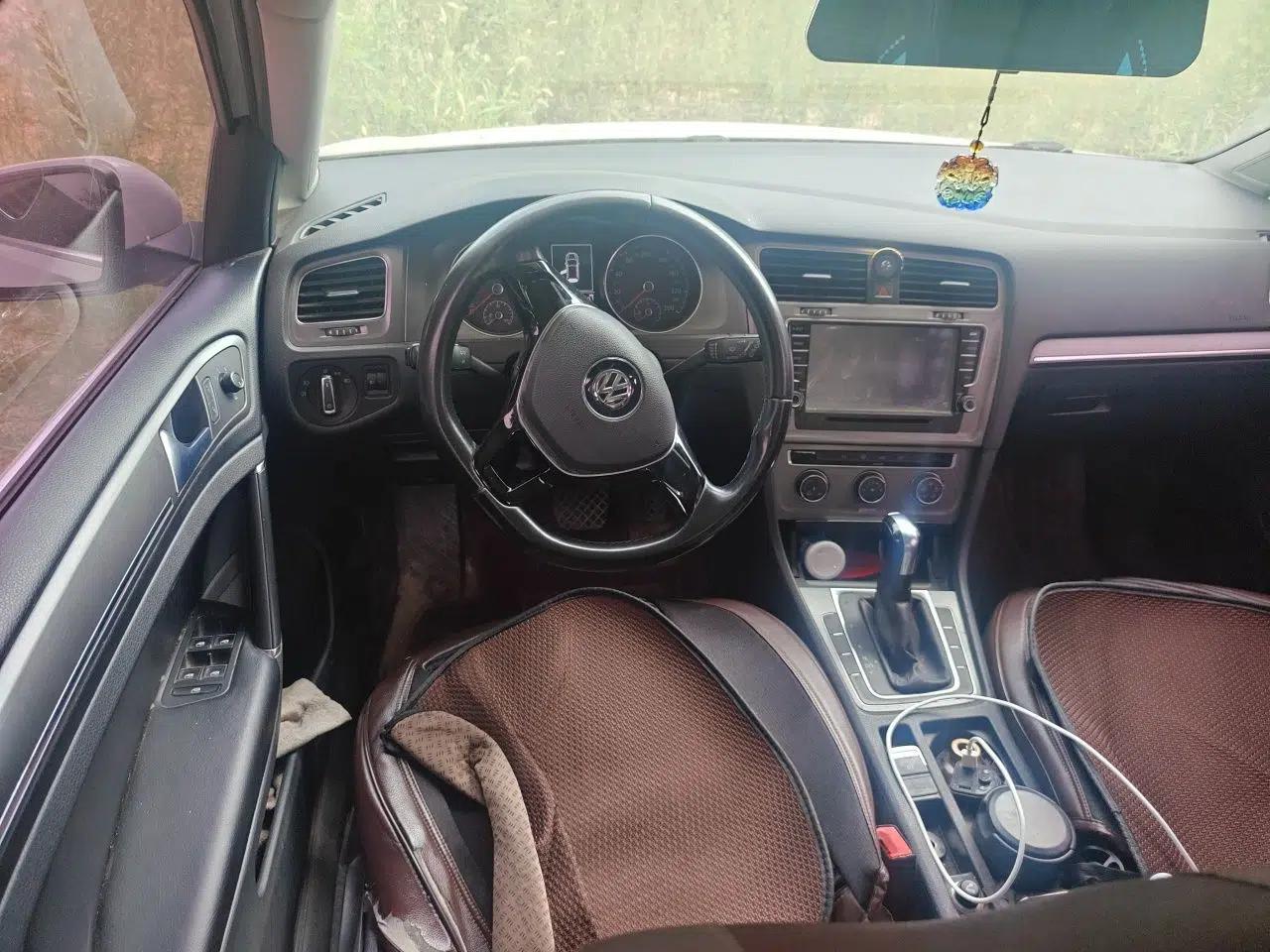 Volkswagen Golf 2016 1.6L Automatic Comfort Model — миниатюра 10