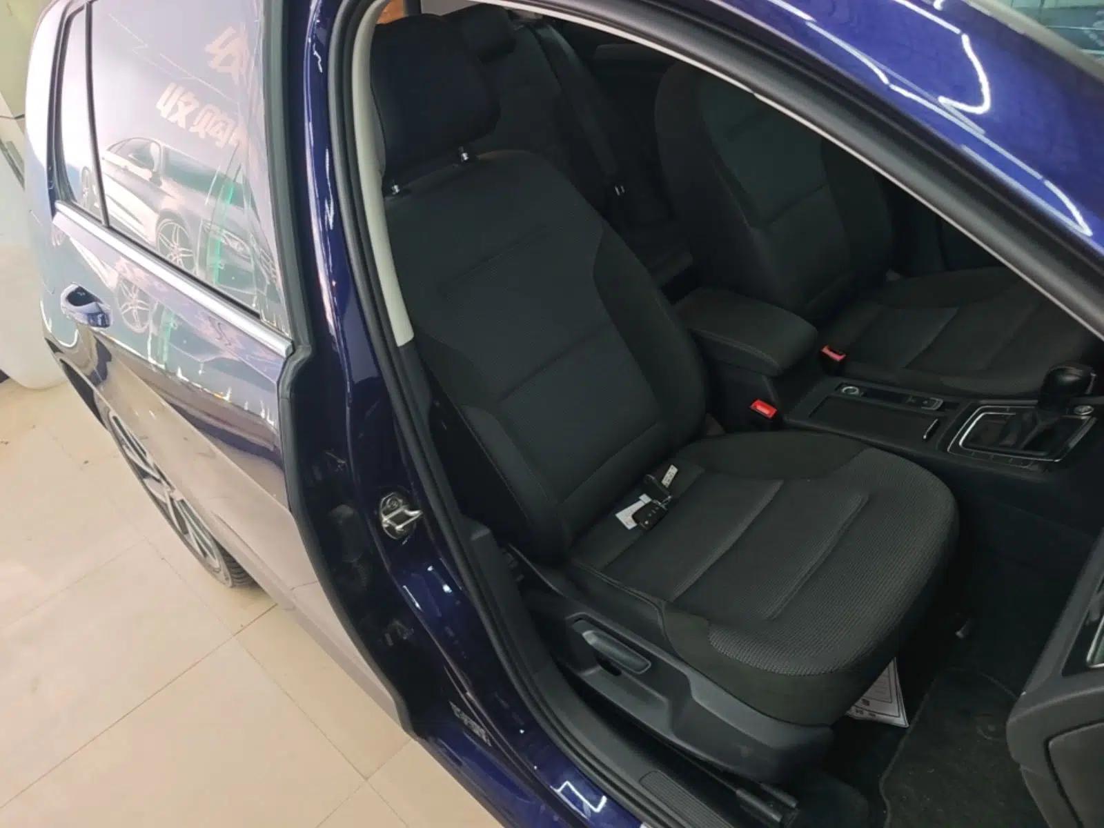 Volkswagen Golf 2020 Zhiai Edition 280TSI DSG Comfort Model — миниатюра 24