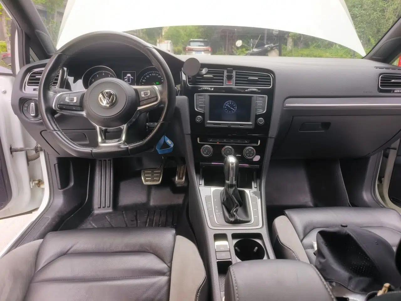 Volkswagen Golf 2017 280TSI Automatic R-Line Million-Vehicle Commemorative Edition — миниатюра 18