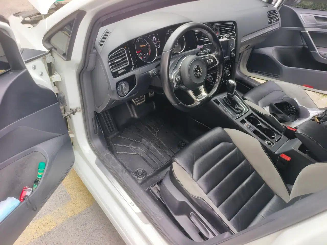 Volkswagen Golf 2017 280TSI Automatic R-Line Million-Vehicle Commemorative Edition — миниатюра 19