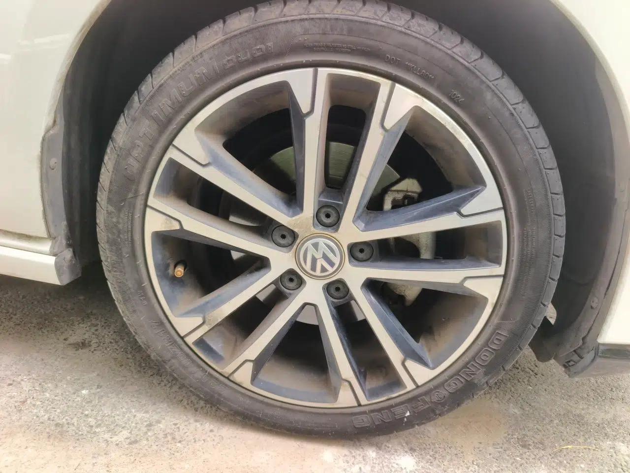 Volkswagen Golf 2017 280TSI Automatic R-Line Million-Vehicle Commemorative Edition — миниатюра 8