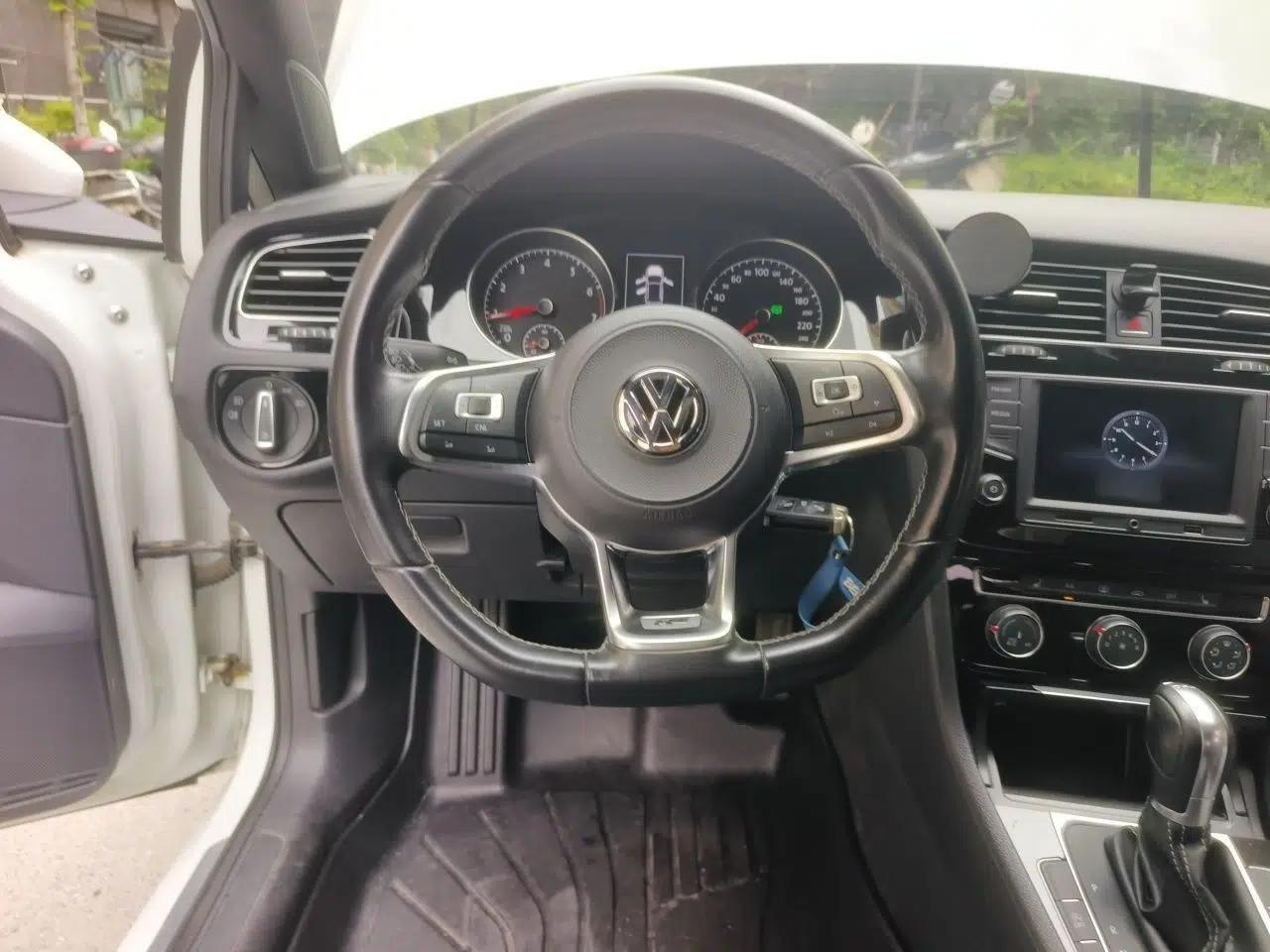 Volkswagen Golf 2017 280TSI Automatic R-Line Million-Vehicle Commemorative Edition — миниатюра 9