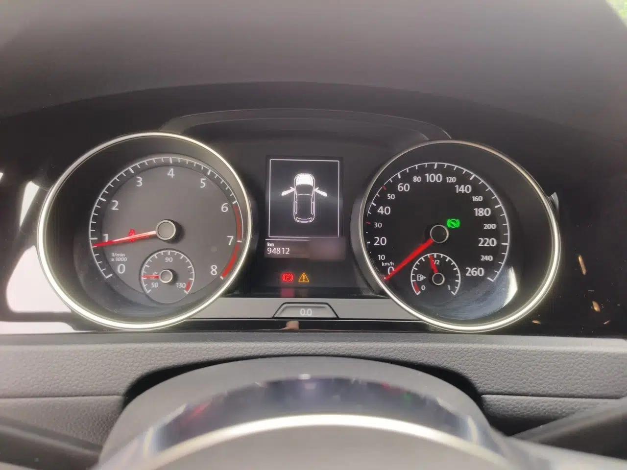 Volkswagen Golf 2017 280TSI Automatic R-Line Million-Vehicle Commemorative Edition — миниатюра 10